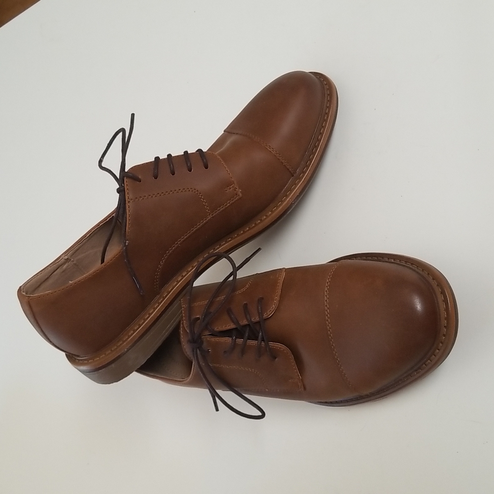 Men's dress shoes